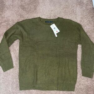 Olive green knit ribbed sweater size medium . EUC.